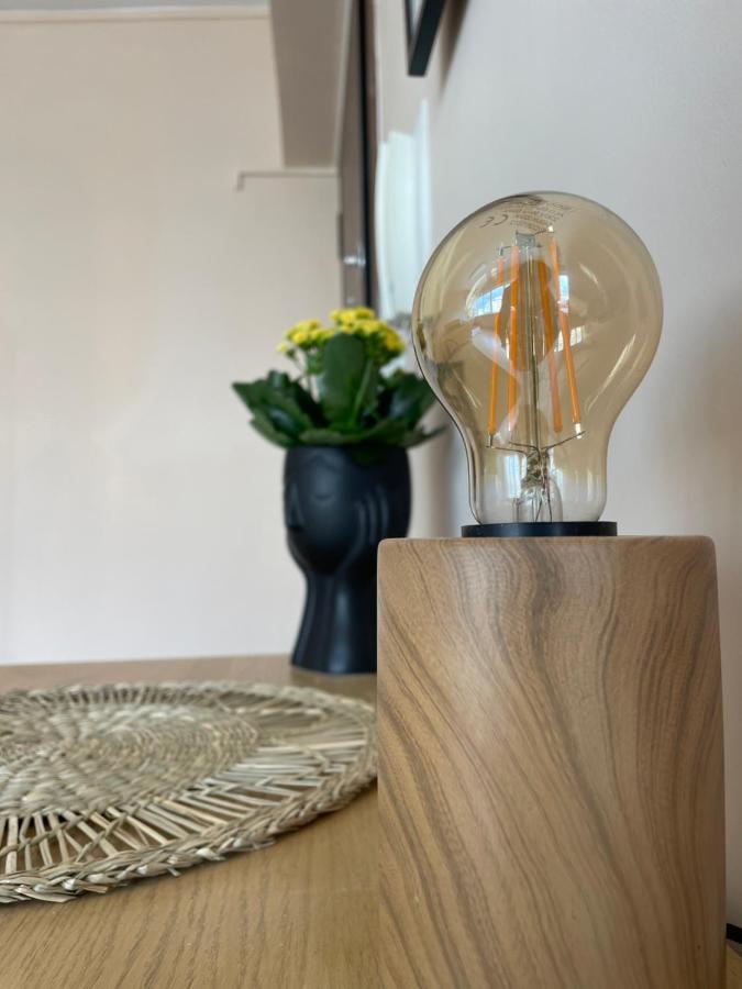 Cozy Apartment In Heart Athens Near Metro Fix 100M ภายนอก รูปภาพ